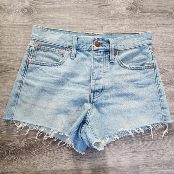 MADEWELL 100% Cotton Relaxed Denim Cutoff Button Fly Light Wash Jean Shorts 23 - Picture 2 of 13